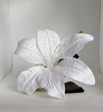 Load image into Gallery viewer, Single Lily Hair Flower in White