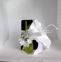 Load image into Gallery viewer, Single Lily Hair Flower in White