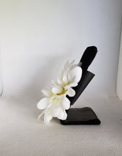 Load image into Gallery viewer, Gerbera Daisy Hair Flower in off white