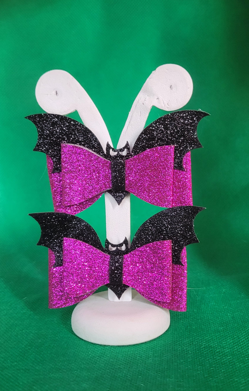 Batty Bow Hair Clip Set in Fuchsia