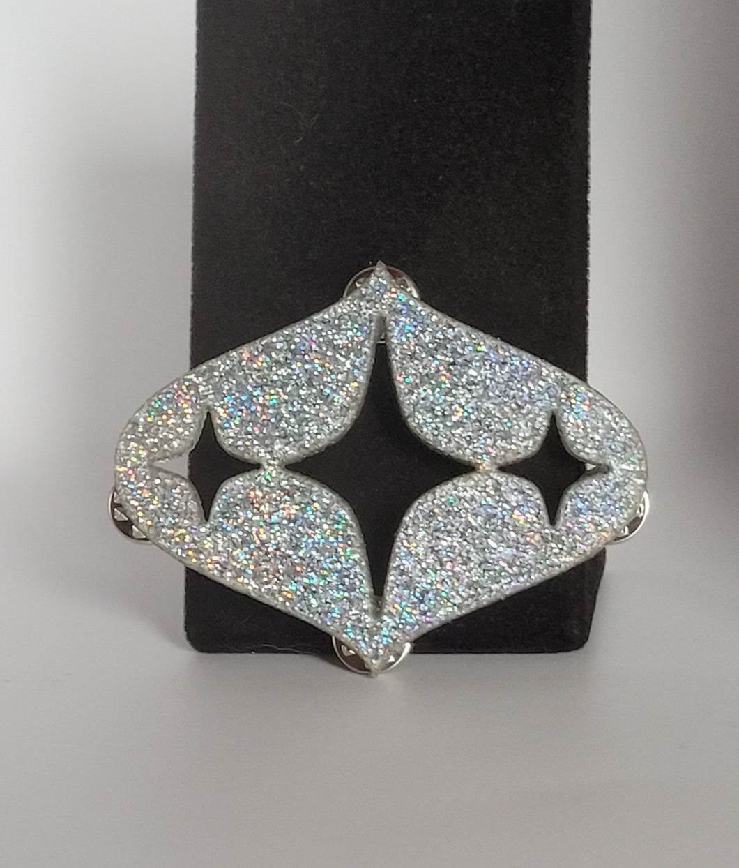 Ornament Brooch in Glitter Silver Acrylic