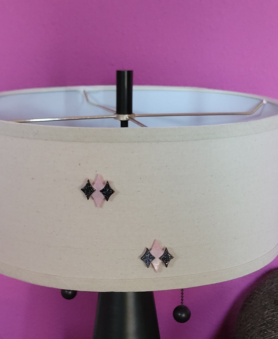 Triple Atomic Diamond Lampshade Magnet Set in Pink and Black