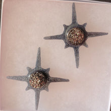 Load image into Gallery viewer, Atomic Star Lampshade Magnet Set in Gunmetal
