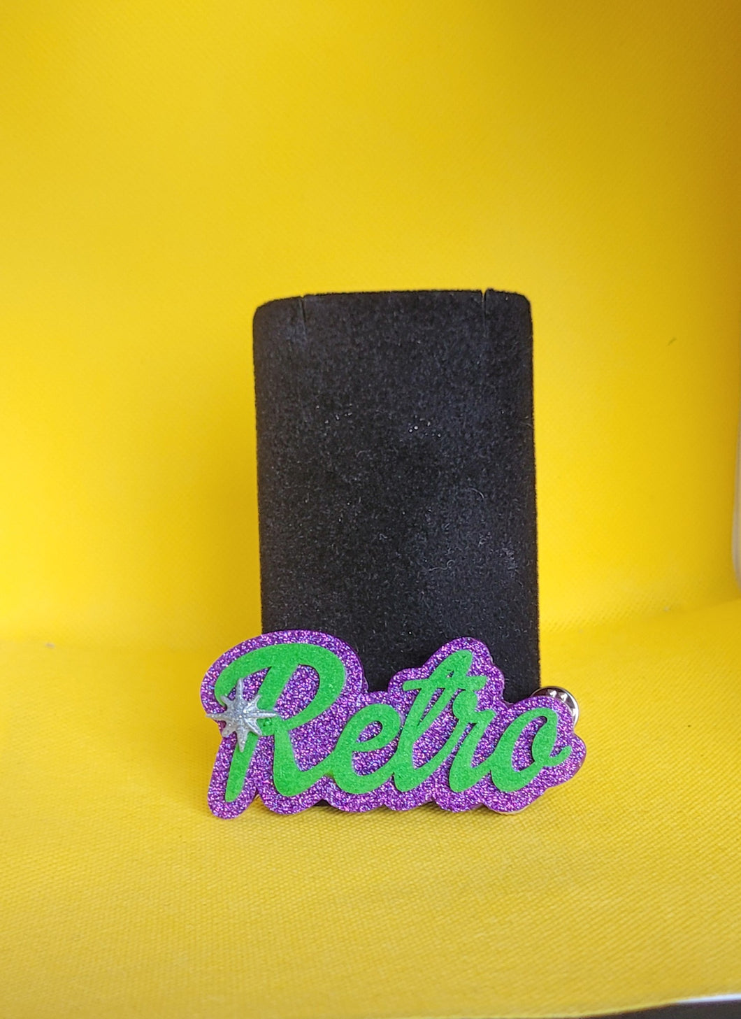 Retro Brooch in Moss Rock and Plum