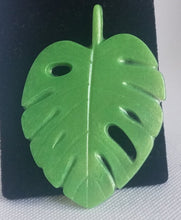 Load image into Gallery viewer, Tropical Leaf Brooch in light green
