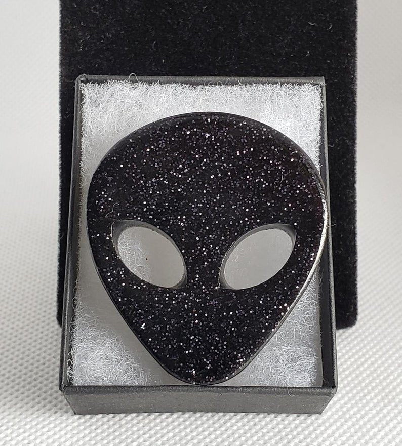 Alien Brooch in Black