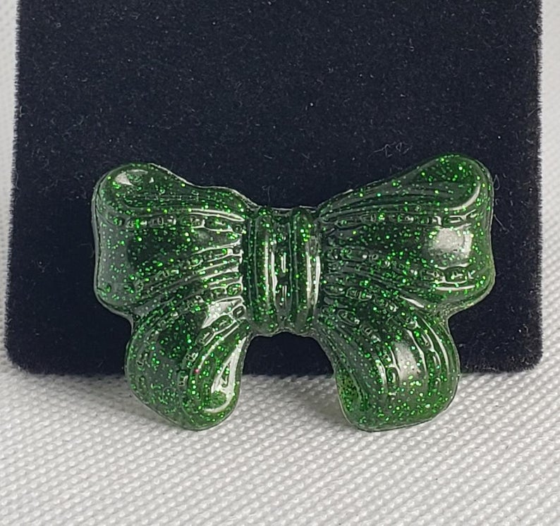 Bow Brooch in Leaf Green