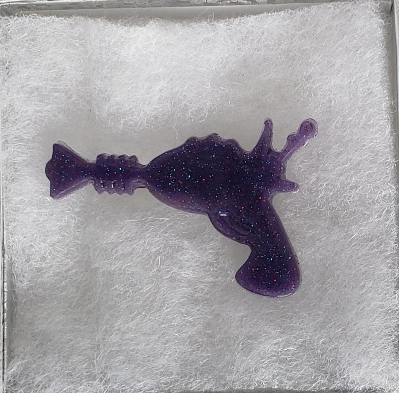 Retro Ray Gun Brooch in Galaxy Purple