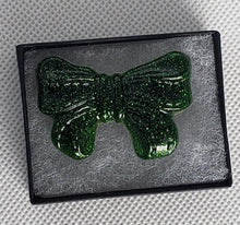 Load image into Gallery viewer, Bow Brooch in Leaf Green
