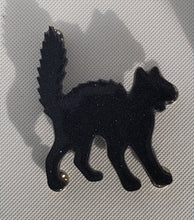 Load image into Gallery viewer, Cat Silhouette Brooch in black
