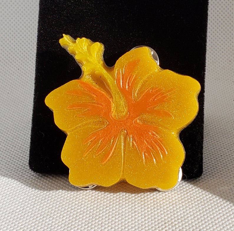 Retro Hibiscus Brooch