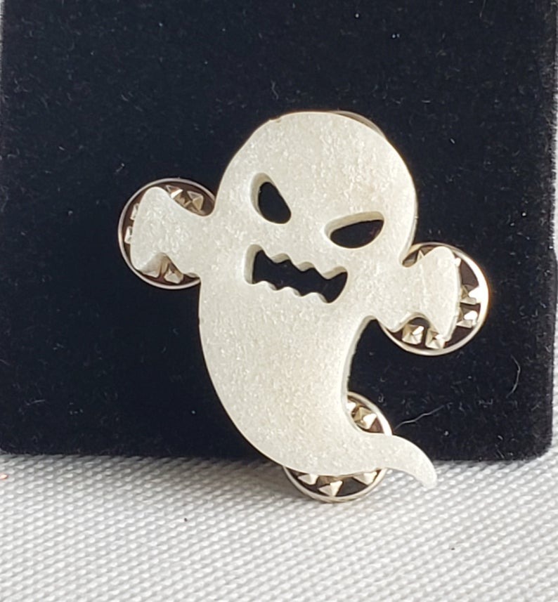 Ghost Brooch in shimmery white