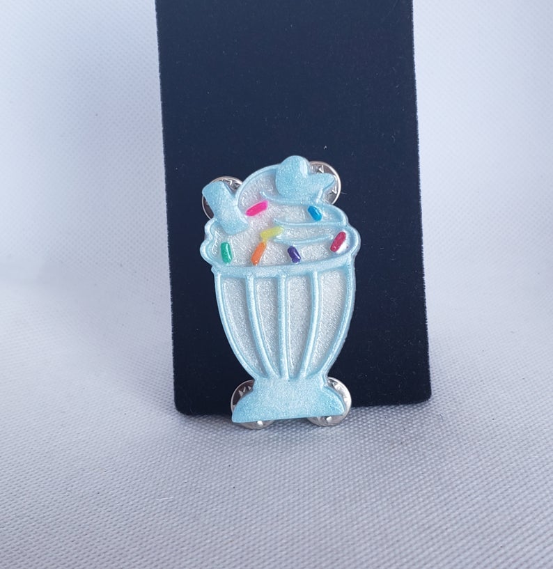 Small Milkshake Brooch in light sparkle Blue and White