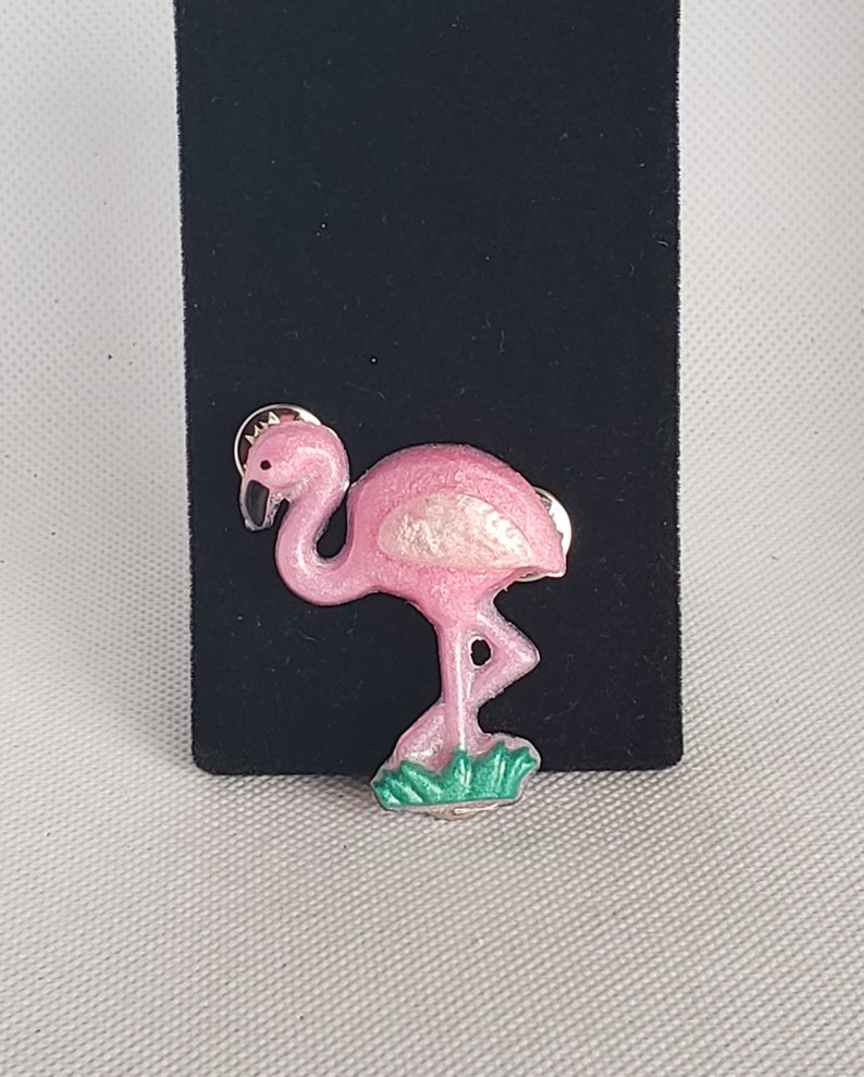 Flamingo Brooch in Hollywood Pink