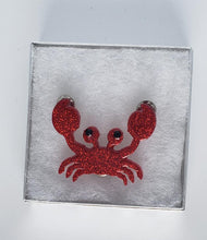 Load image into Gallery viewer, Glittery Crab Brooch in Bitten Red
