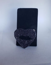 Load image into Gallery viewer, Kiss Heart Brooch in Black
