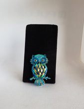 Load image into Gallery viewer, Owl Brooch in Blue
