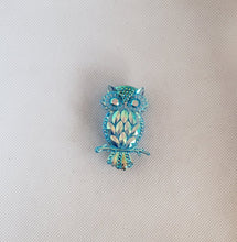 Load image into Gallery viewer, Owl Brooch in Blue
