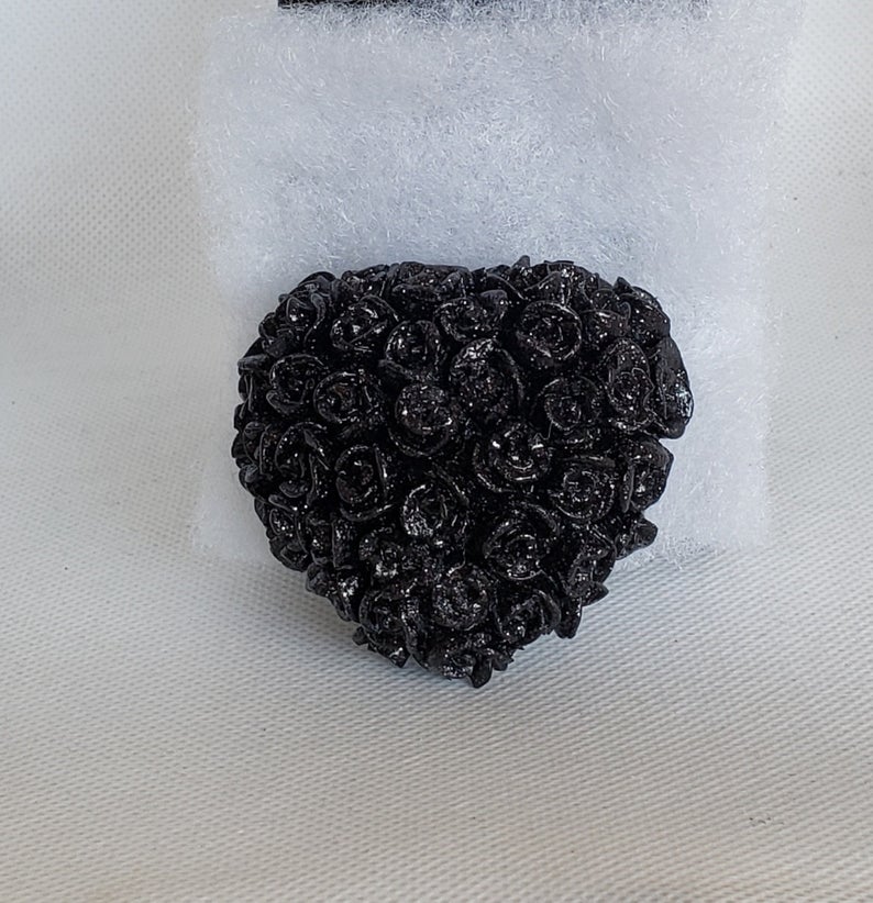 Rose Cluster Heart Brooch in Black