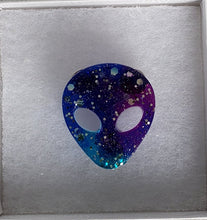 Load image into Gallery viewer, Galaxy Alien Brooch
